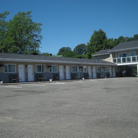 Motel Chevalier Quebec City Exterior photo
