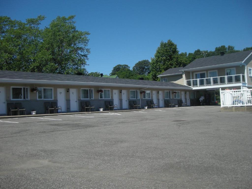 Motel Chevalier Quebec City Exterior photo