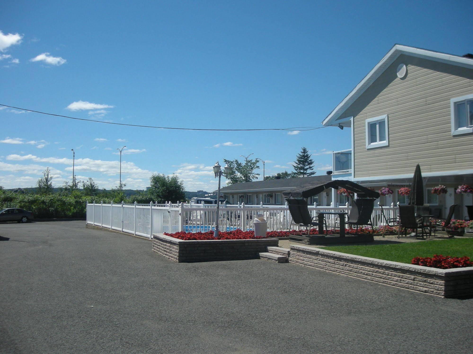 Motel Chevalier Quebec City Exterior photo