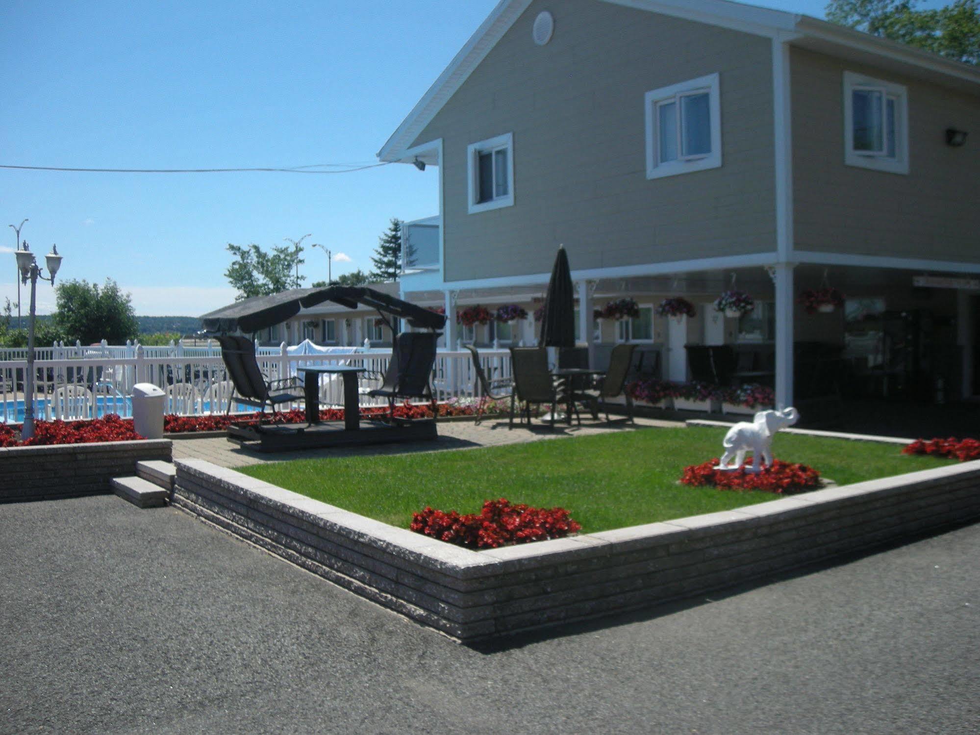 Motel Chevalier Quebec City Exterior photo